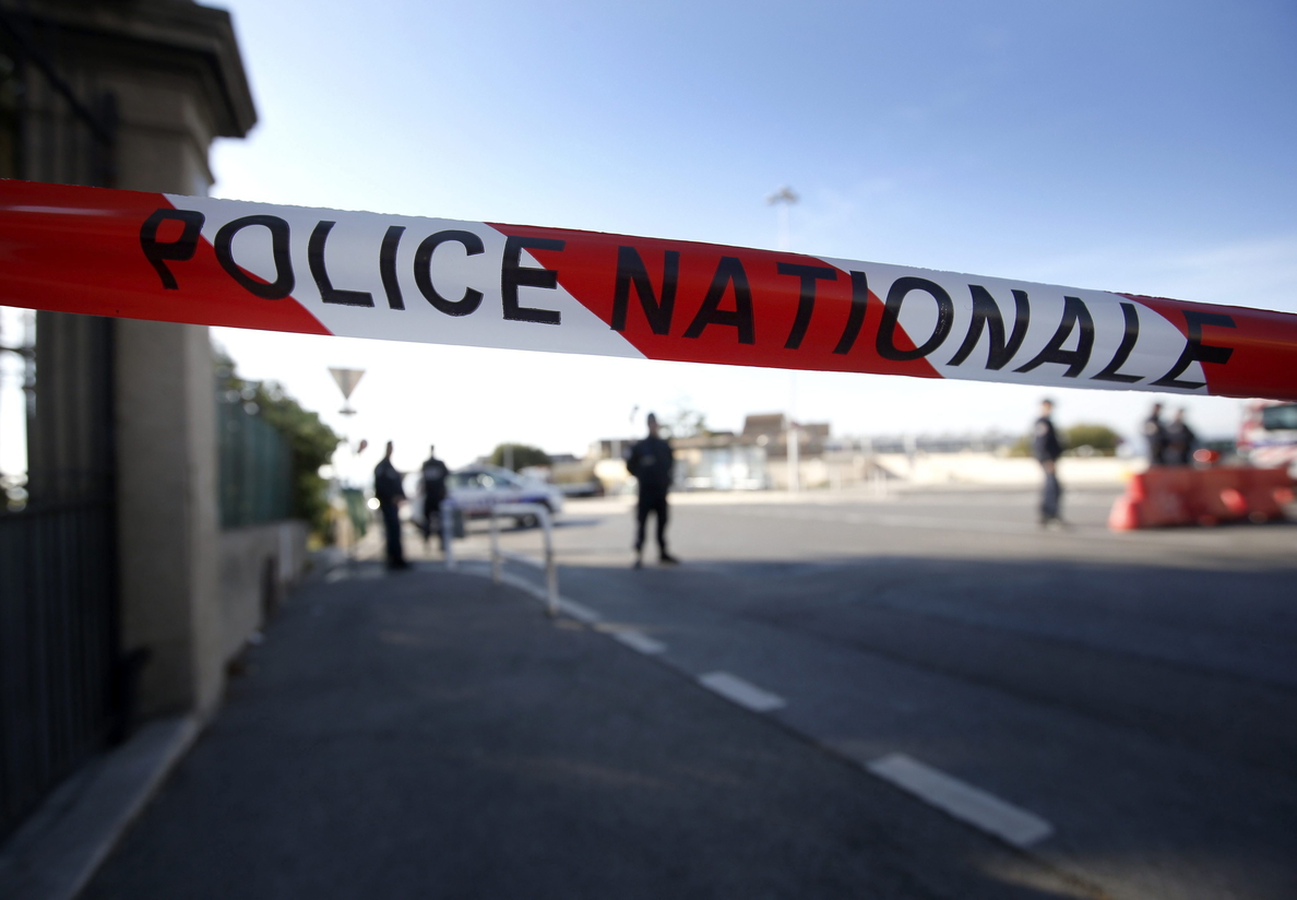 La policía mata a los dos secuestradores de la iglesia de Normandía