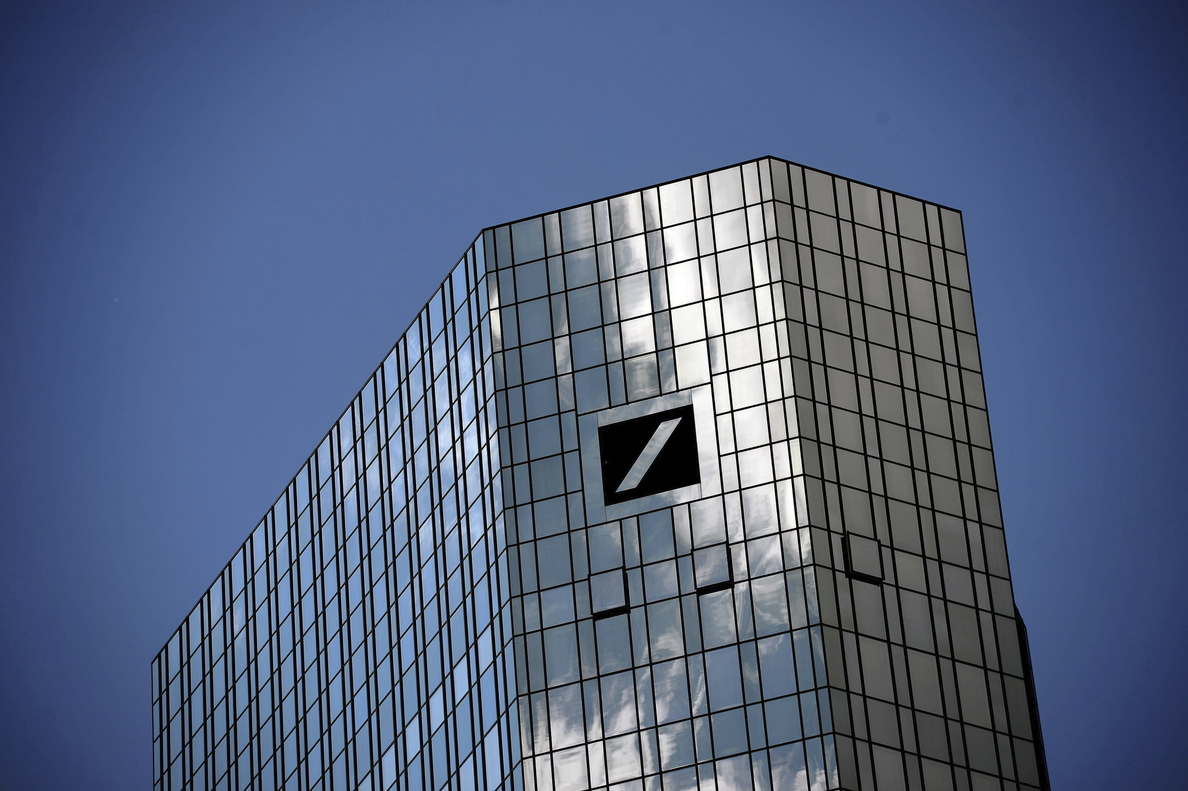 Deutsche Bank gana hasta junio 232 millones de euros, un 83 % menos