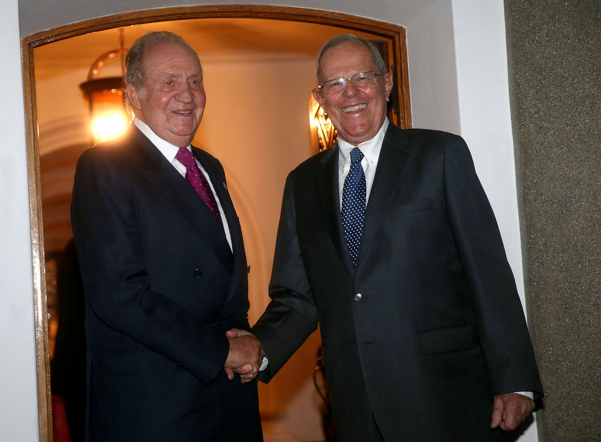 El rey Juan Carlos se reunió con Kuczynski la víspera de su investidura