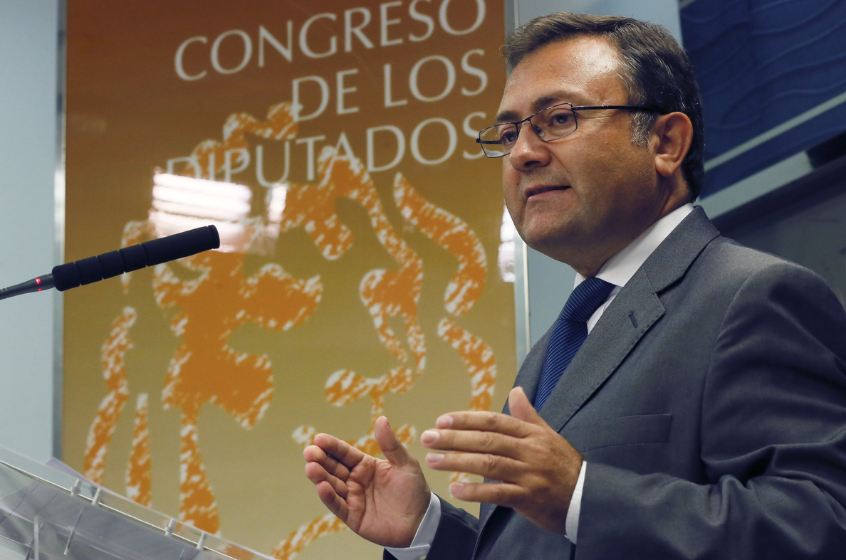 El PSOE ve «gravedad constitucional» en la postura de Rajoy para el debate de investidura