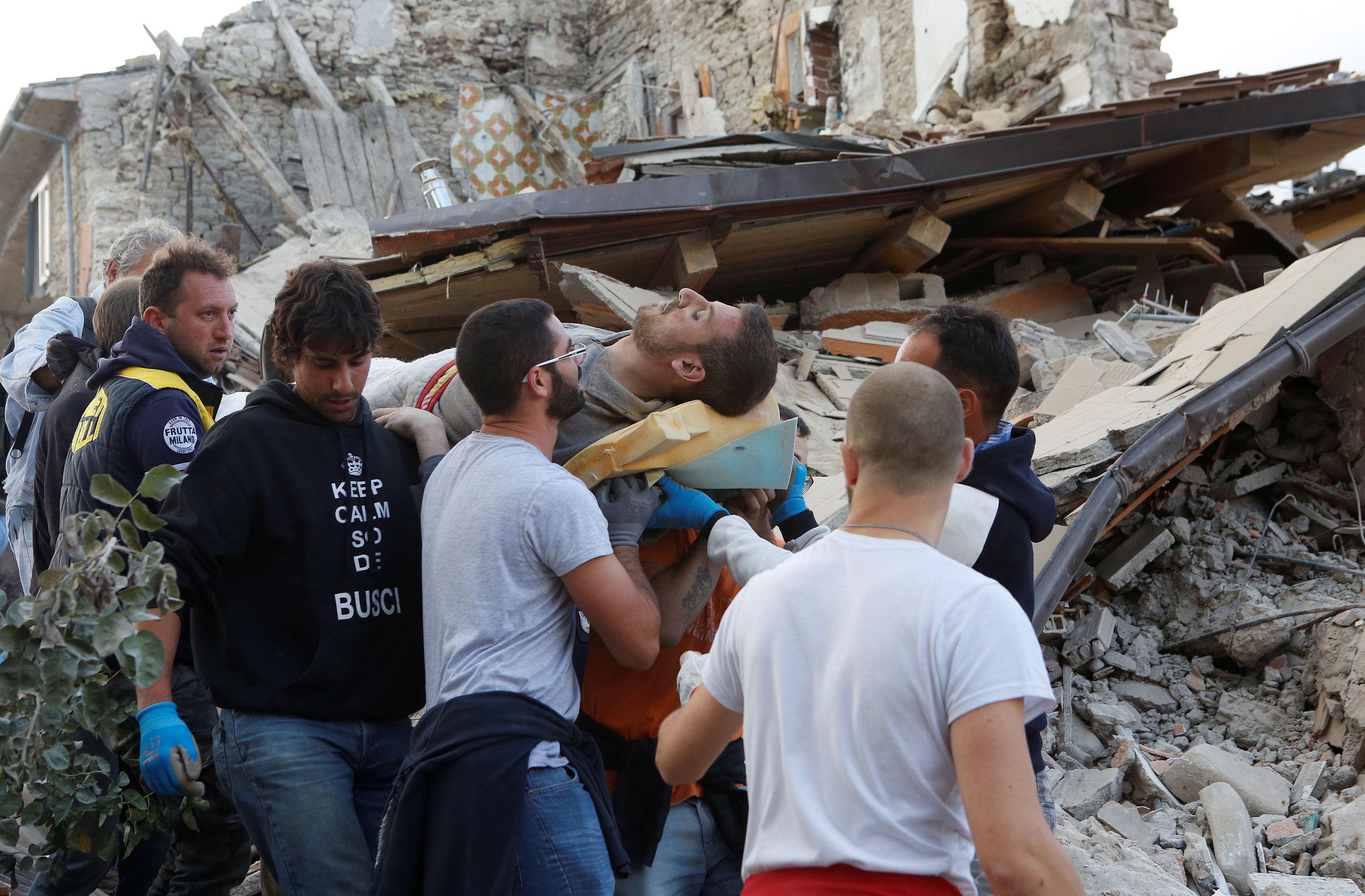 El terremoto en Italia ya deja 250 muertos y centenares de heridos