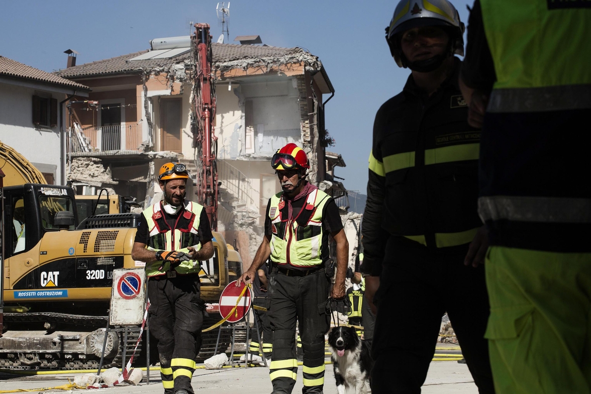 Protección Civil de Italia corrige y sitúa en 290 el número de muertos