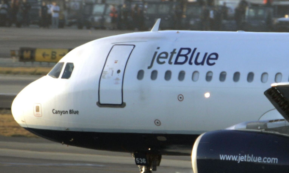 El vuelo 387 de JetBlue emprende viaje histórico hacia Cuba