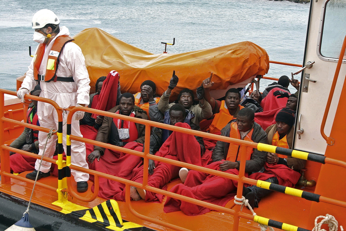 Rescatados a 36 subsaharianos en cuatro pateras interceptadas en El Estrecho