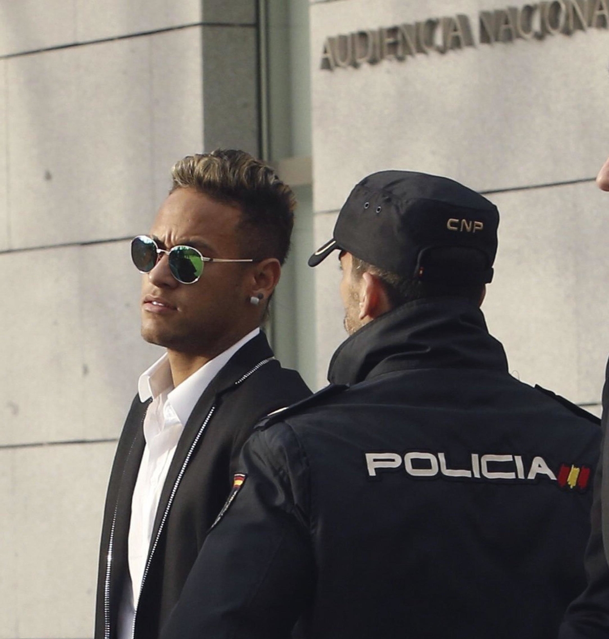 Neymar será finalmente juzgado por estafa en su fichaje por el Barça