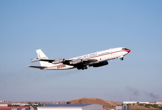 El Ejército del Aire »jubila» su último Boeing 707 y se queda sólo con los Hércules para el reabastecimiento en vuelo