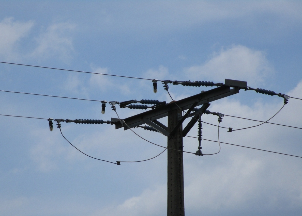 La CNMC valora en 52,5 millones las penalizaciones a las distribuidoras eléctricas por sus pérdidas de red