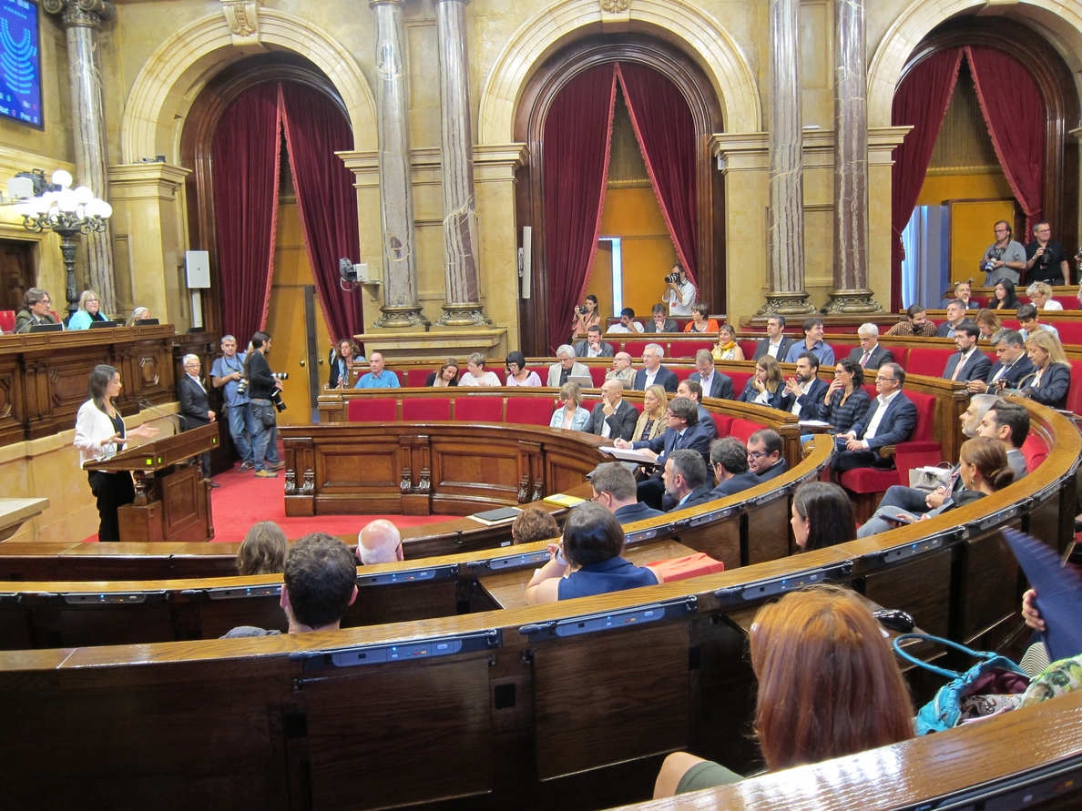 Arrimadas (C»s) reprocha a Puigdemont que vuelva al «neveréndum» y lo ve irrealizable