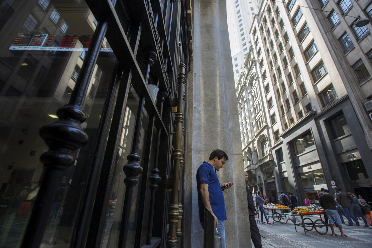 La Bolsa de Sao Paulo abre con bajada tras haber alcanzado máximo en 4 años