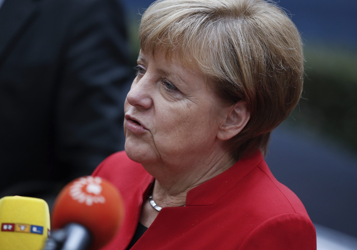 Merkel no descarta ninguna medida contra Rusia y subraya hace falta consenso