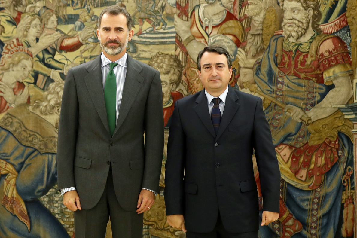 Esteban explica al Rey los motivos del rechazo del PNV a Rajoy como candidato