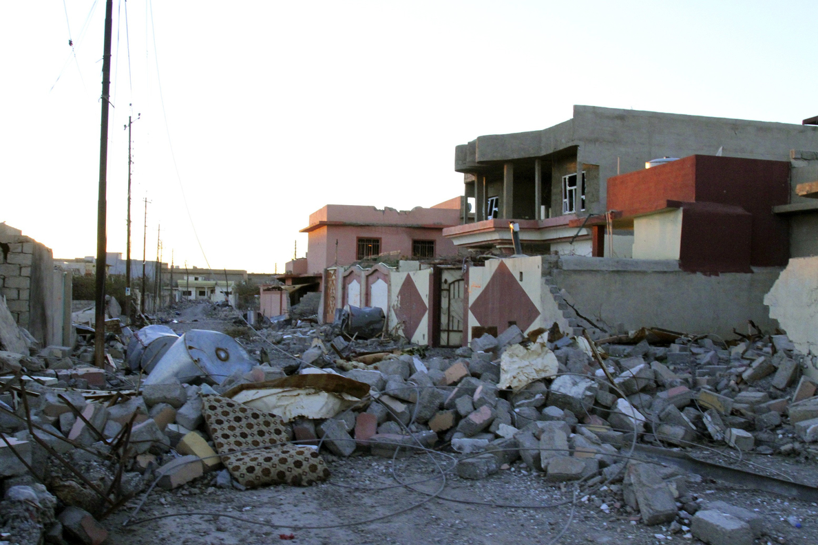 Fuerzas kurdas repelen un ataque del EI en tres frentes en Sinyar, al oeste de Mosul