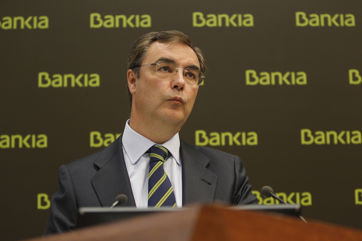 (Ampl.) Sevilla cree que sería bueno continuar con la desinversión de Bankia en 2017