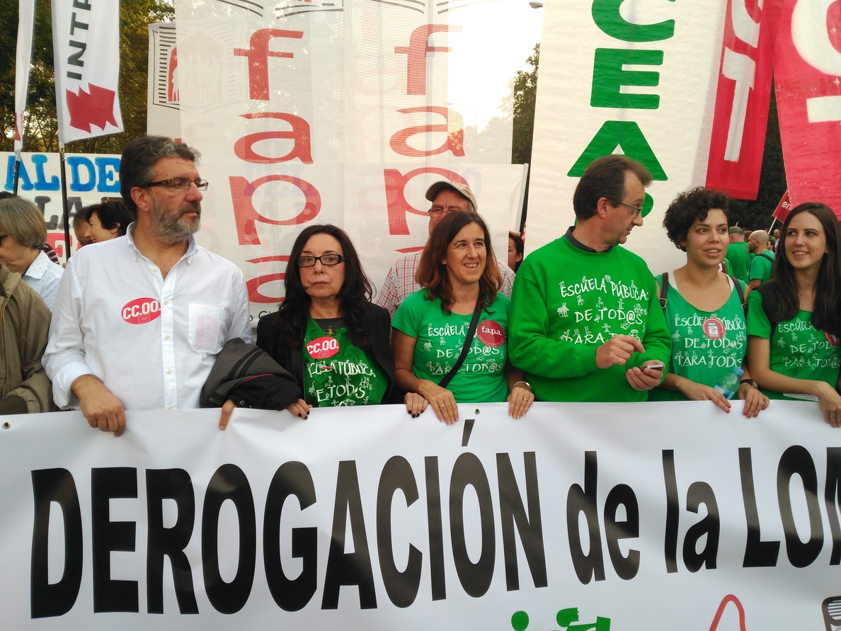 Comienza la manifestación en Madrid de alumnos, padres y profesores contra las »reválidas»