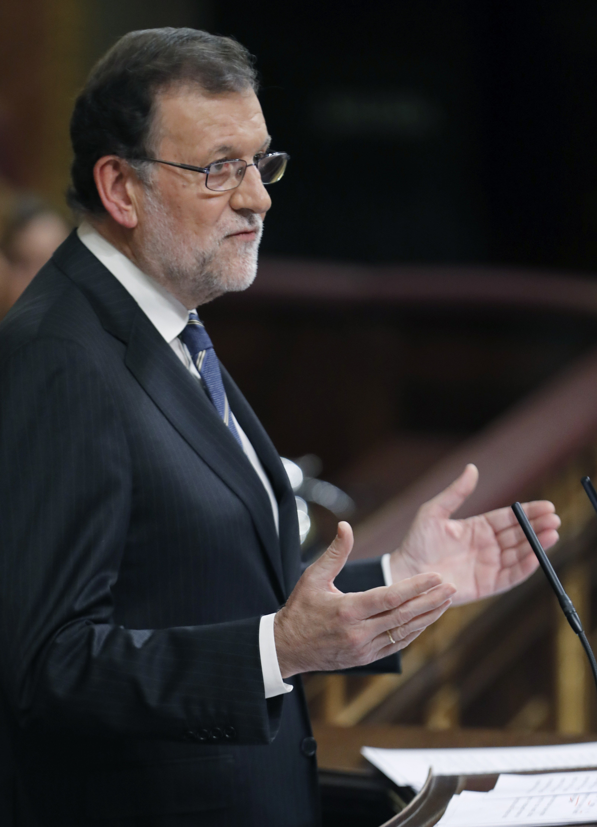 Rajoy pide acuerdos para aprobar los presupuestos de 2017 porque es «apremiante»