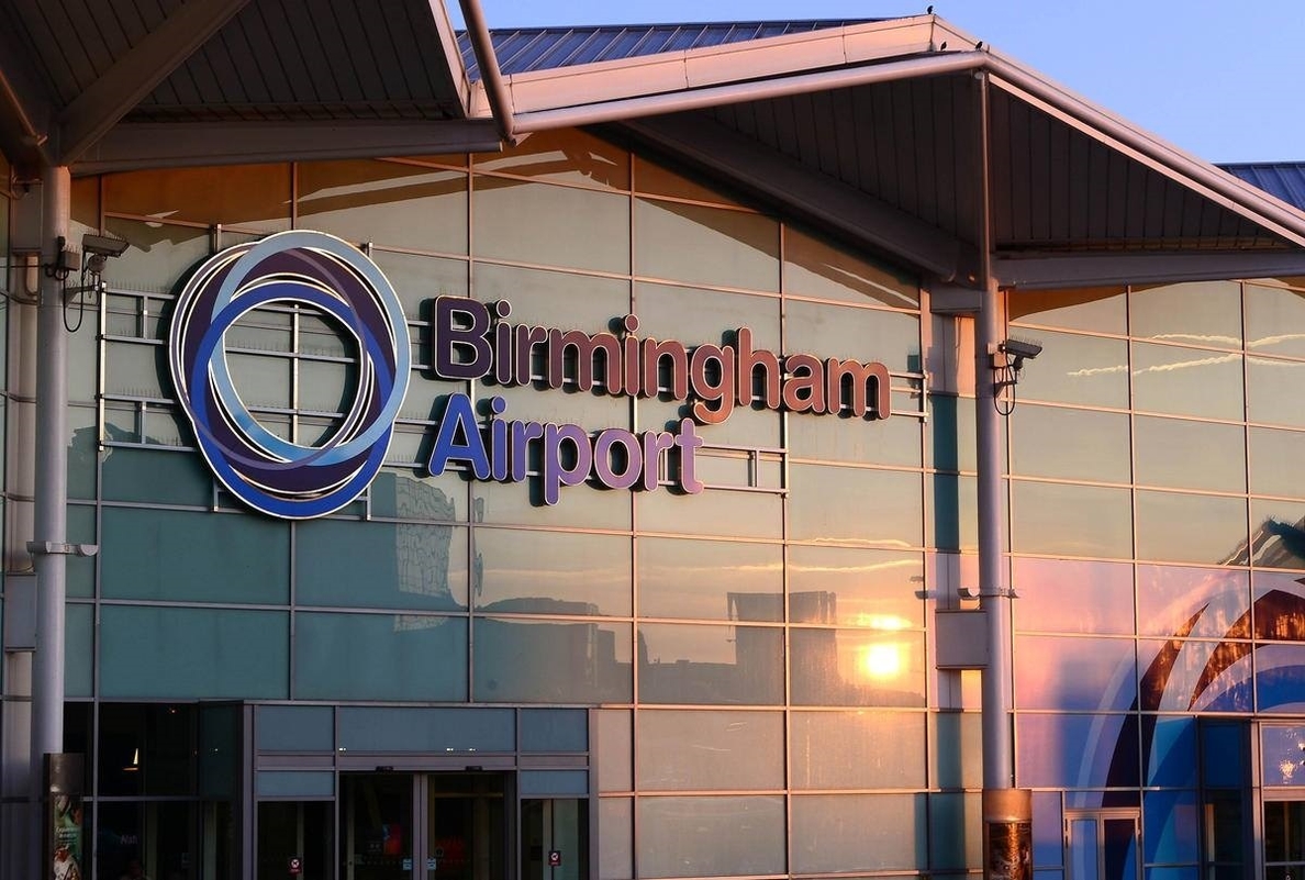 Detenido un hombre en el aeropuerto de Birmingham por financiar el terrorismo