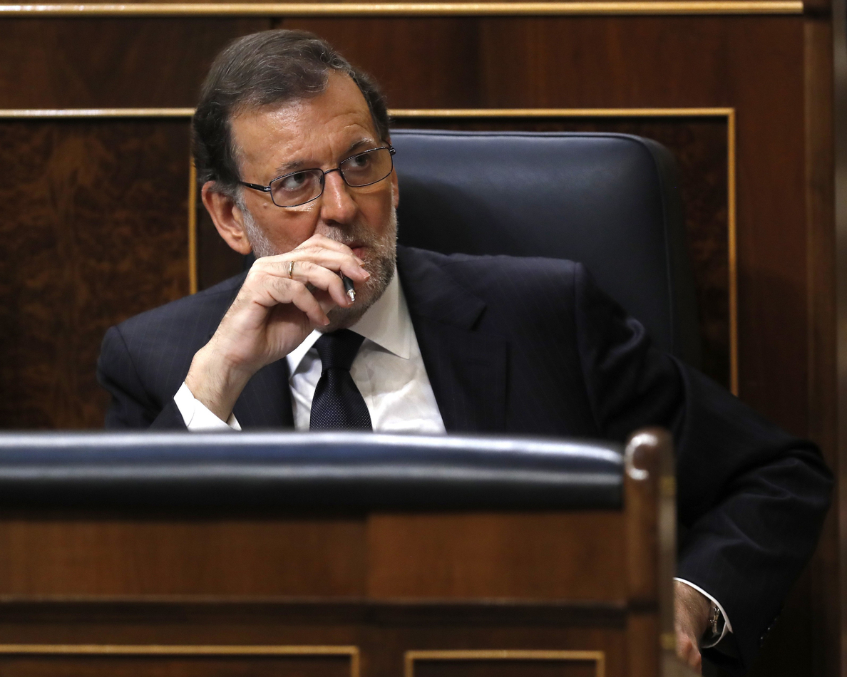 Rajoy pregunta a Iglesias si ya no representa a quienes se manifiestan