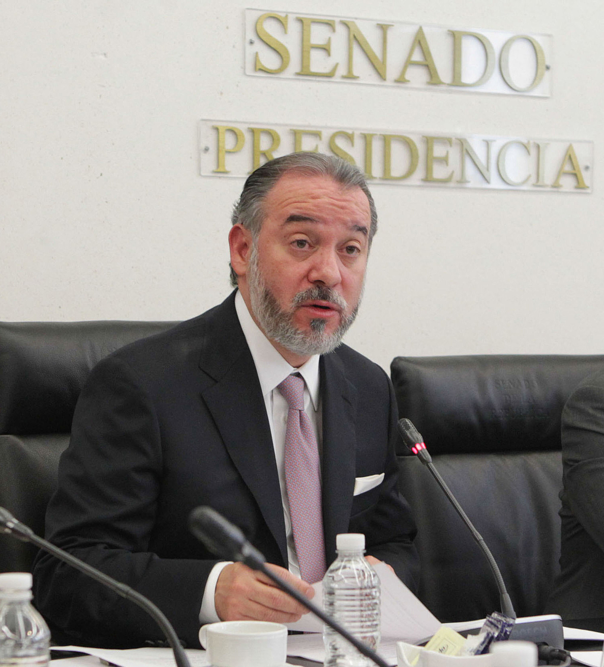 El nuevo fiscal de México asume el cargo con el reto de resolver «grandes casos pendientes»