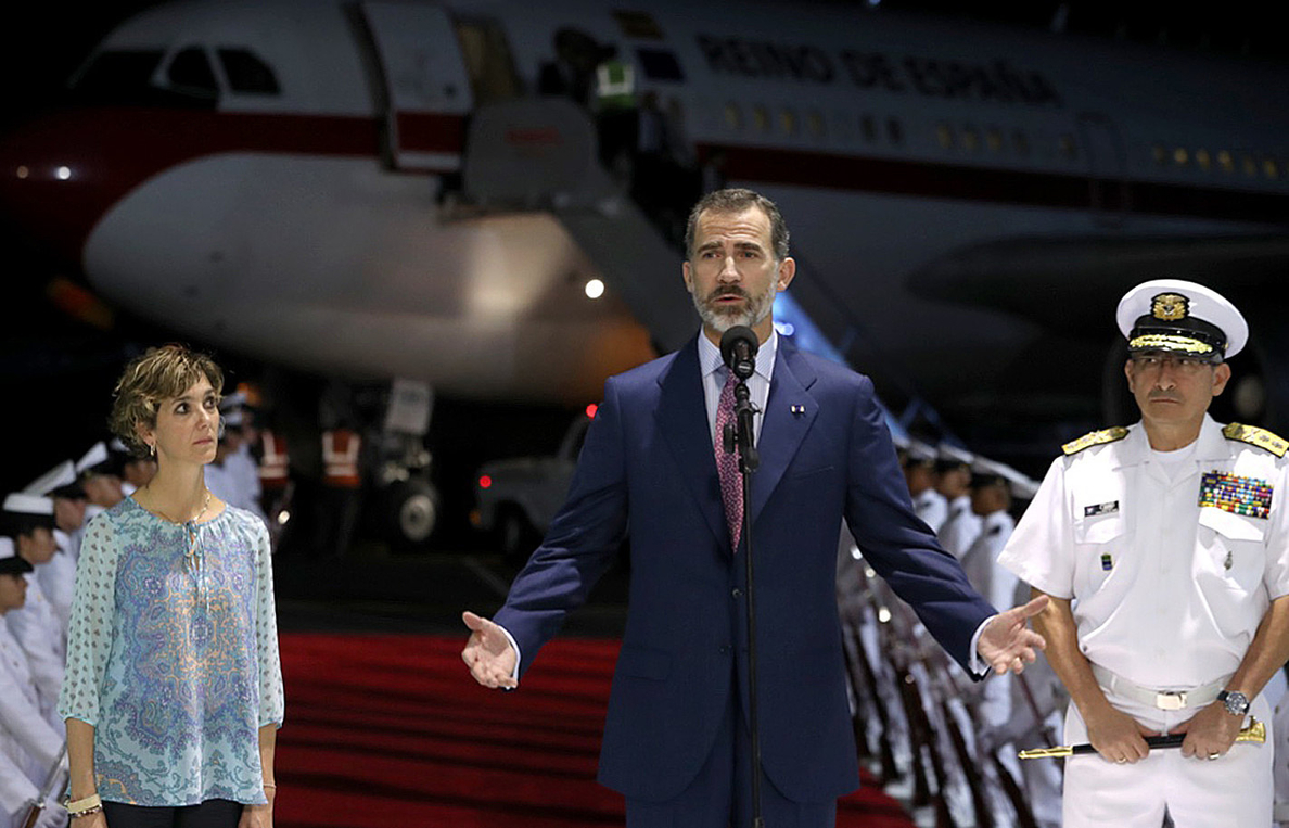 Felipe VI desea éxito a la Cumbre Iberoamericana a su llegada a Cartagena