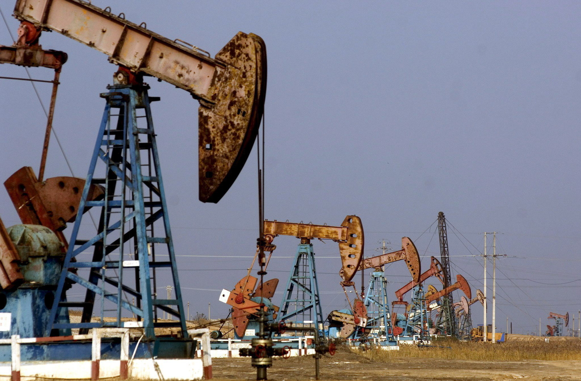 El petróleo de Texas abre con un descenso del 1,14 % hasta 44,15 dólares