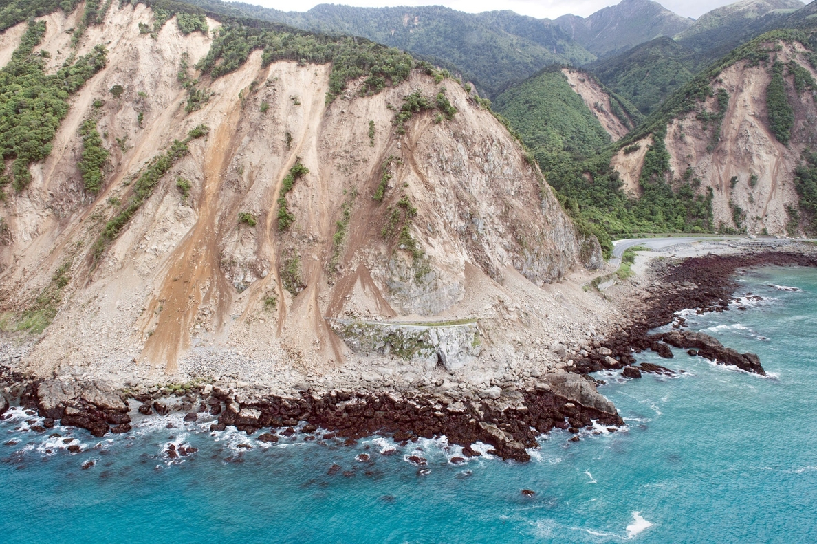 Nueva Zelanda evacua a los turistas y residentes de Kaikoura, completamente aislada tras el terremoto