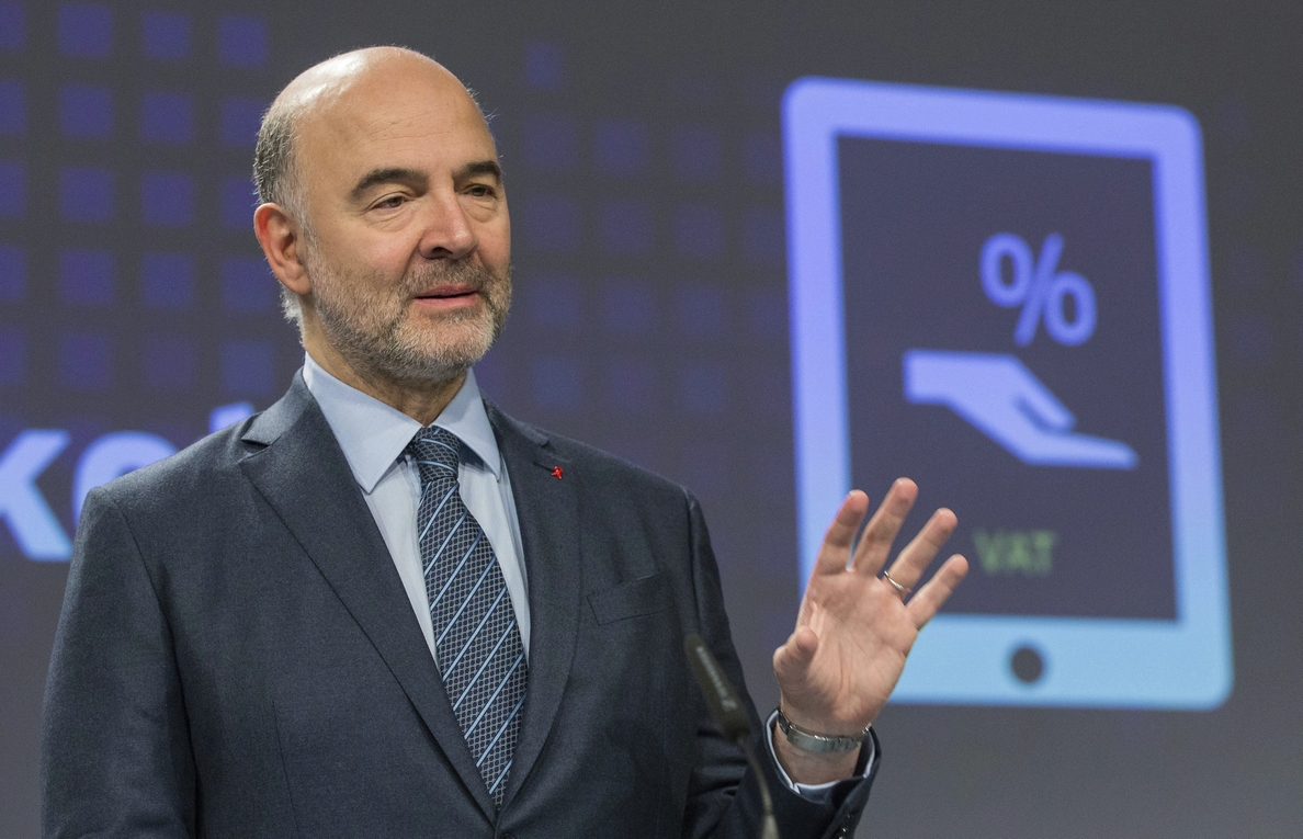 Moscovici confía en la solidez de Italia, un país «extremadamente estable»