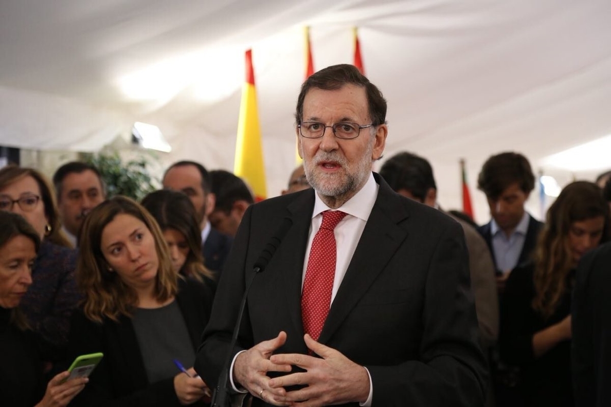 Rajoy, dispuesto a una reforma «razonable» de la Constitución si antes se fija con «claridad» lo que no se tocará