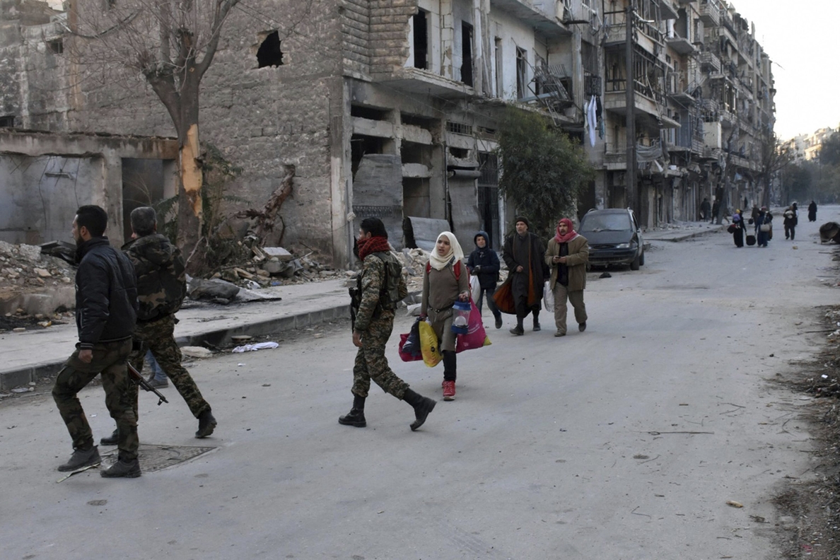 Prosiguen los bombardeos en los barrios rebeldes de Alepo