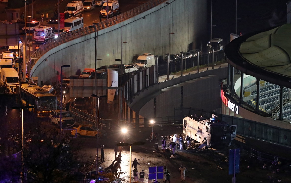 Día de luto en Turquía por los 29 fallecidos en el doble atentado en Estambul