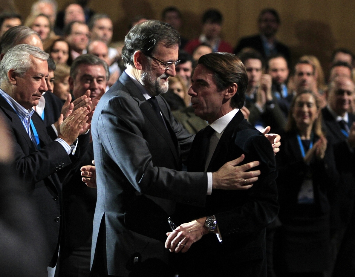 Aznar comunica a Rajoy su renuncia a ser presidente de honor del PP  y no participará en el congreso del partido