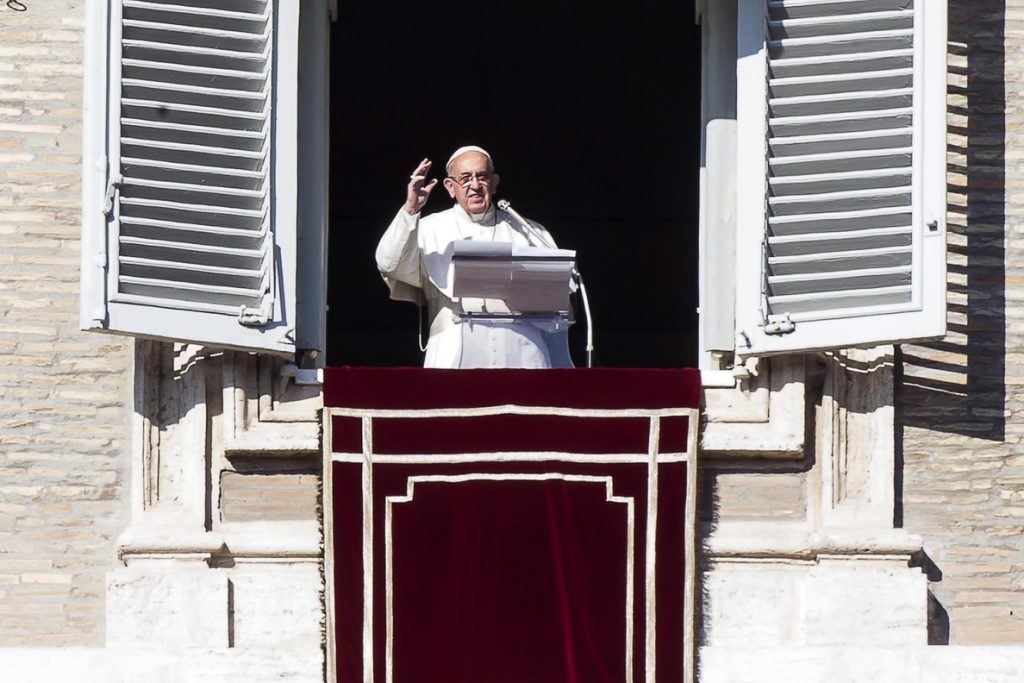 El Papa condena el ataque de Estambul y la «mancha de sangre que envuelve el mundo»