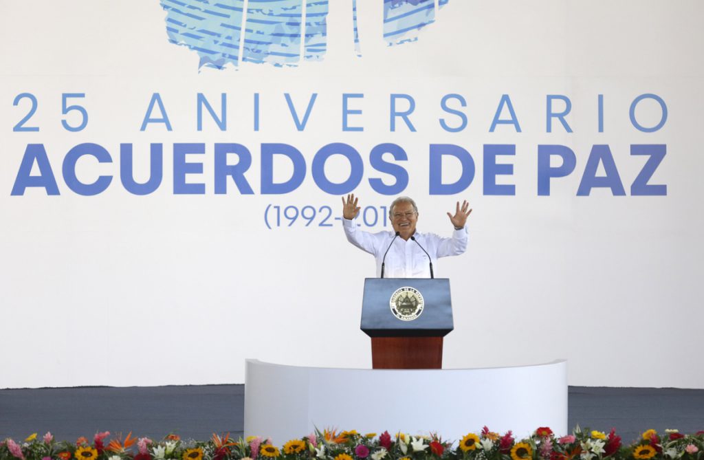 Reparación, violencia y desigualdad, deudas de El Salvador en 25 años de paz