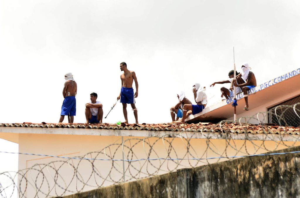 Gobierno ofrece acceso a las fuerzas armadas a cárceles brasileñas en medio de crisis