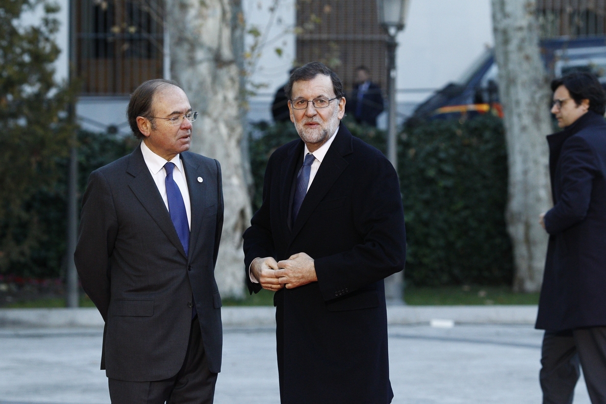Rajoy dice que afronta esta reunión con «espíritu constructivo y mano tendida al diálogo»
