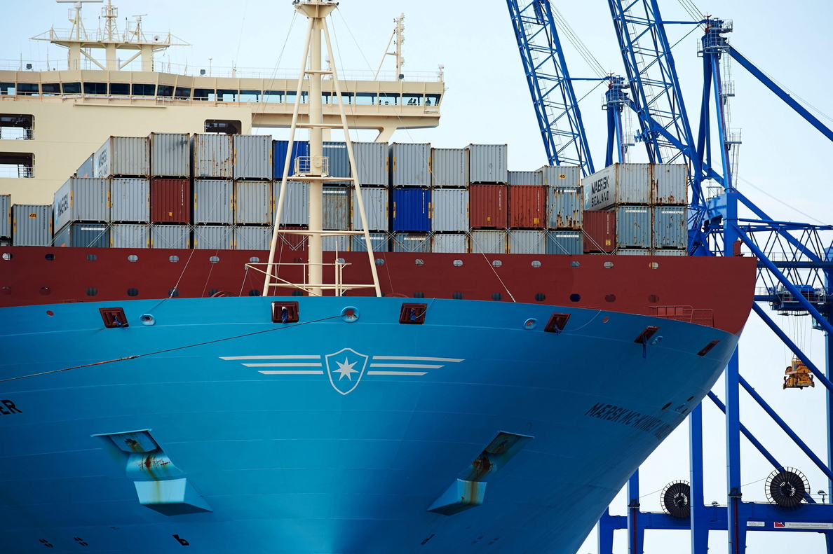 Las exportaciones marcan un nuevo máximo y el déficit comercial cae el 27,1 por ciento