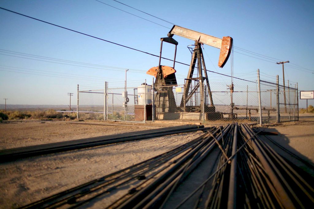 El petróleo de Texas abre con una subida del 2,08 % hasta 52,44 dólares