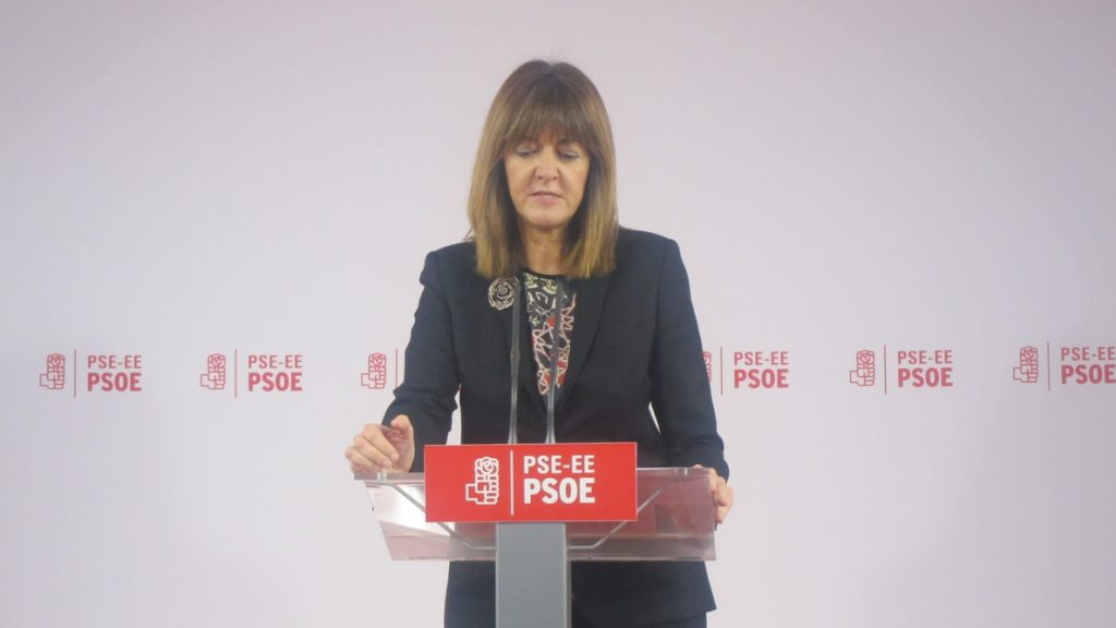 Mendia cree que, «mirando al futuro, Pedro Sánchez no es la persona adecuada» para liderar y «unir» al PSOE