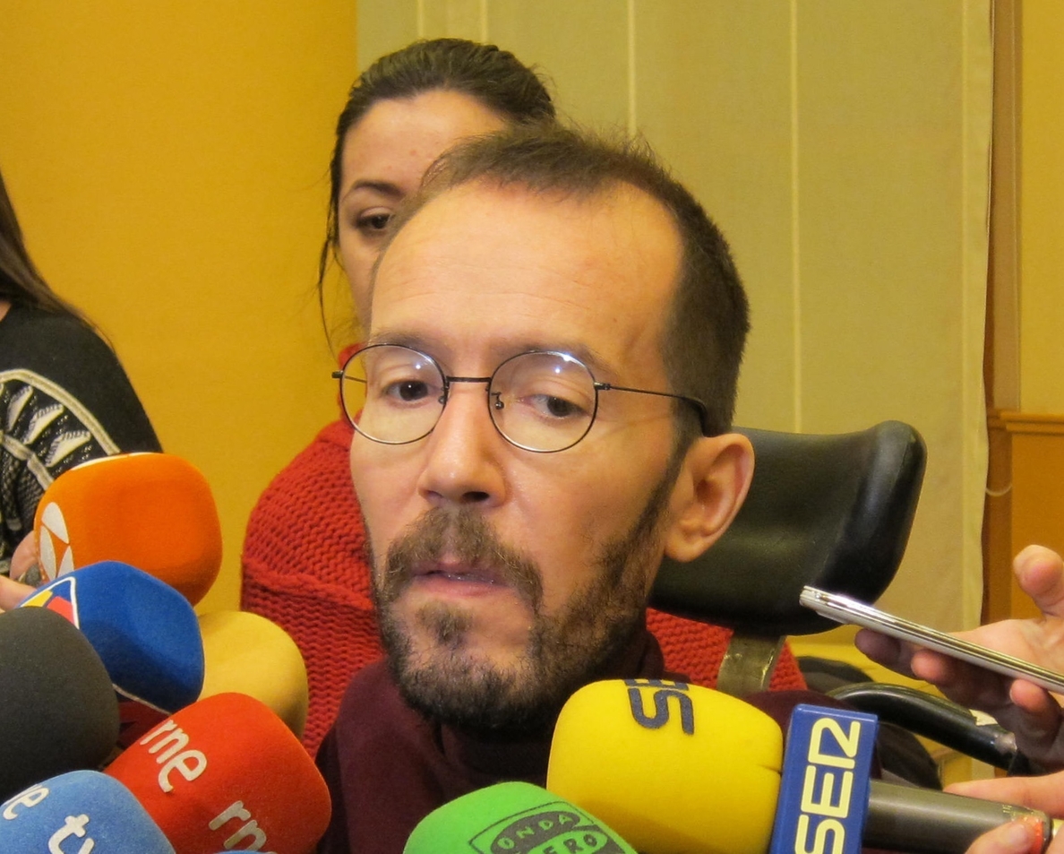 Echenique no cree que Errejón quiera liderar Podemos, pero si su lista es la más votada tendría que hacerlo