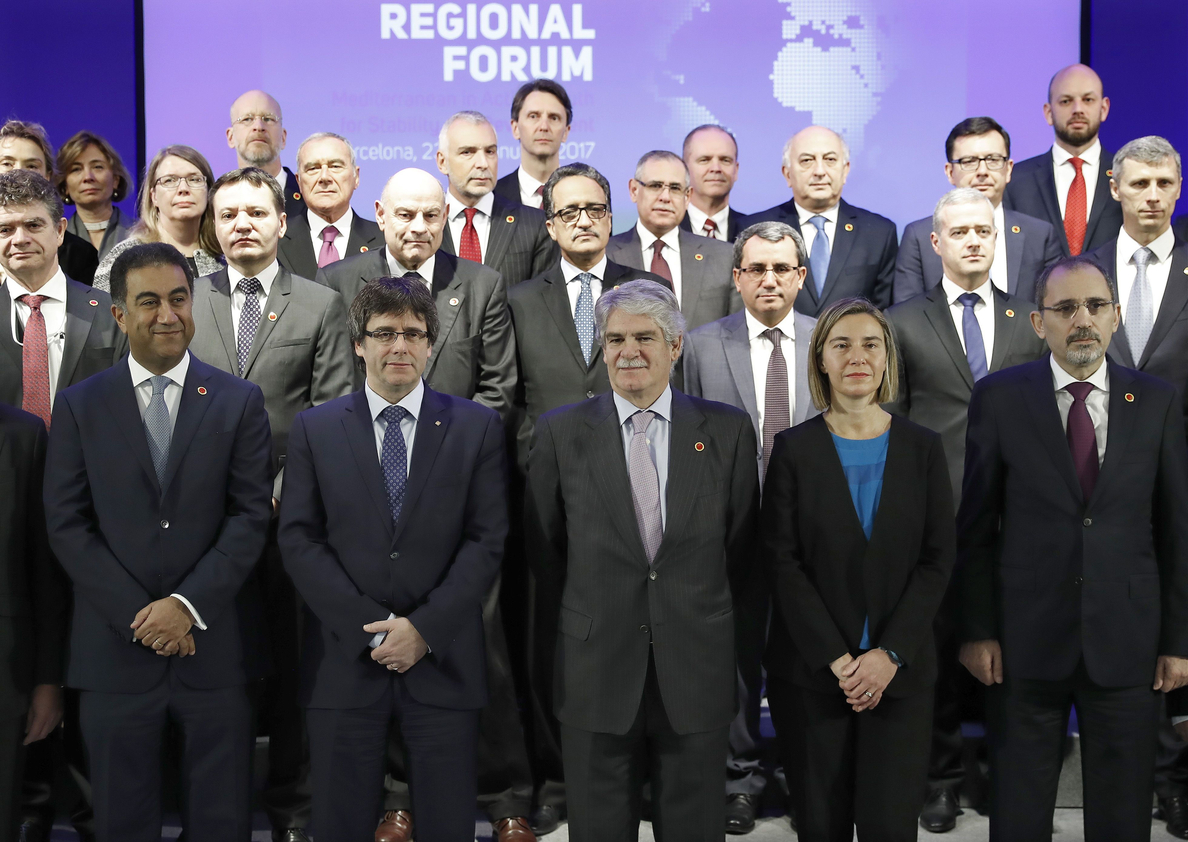 Mogherini pide cooperación en el Mediterráneo, «la región más conflictiva»