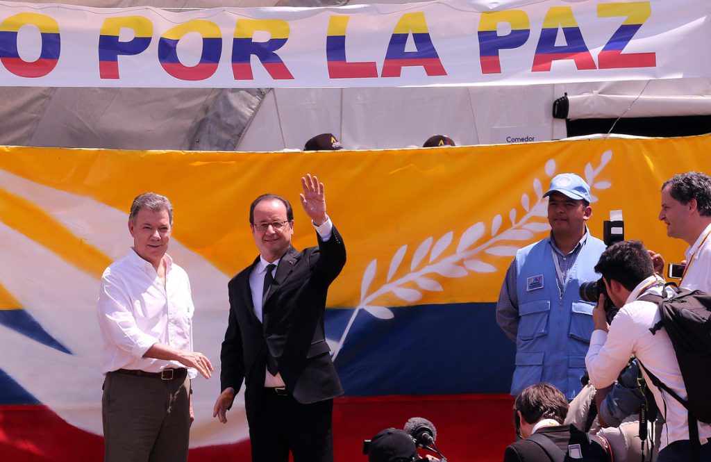 Hollande inicia visita a zona de reunión de las FARC en suroeste de Colombia