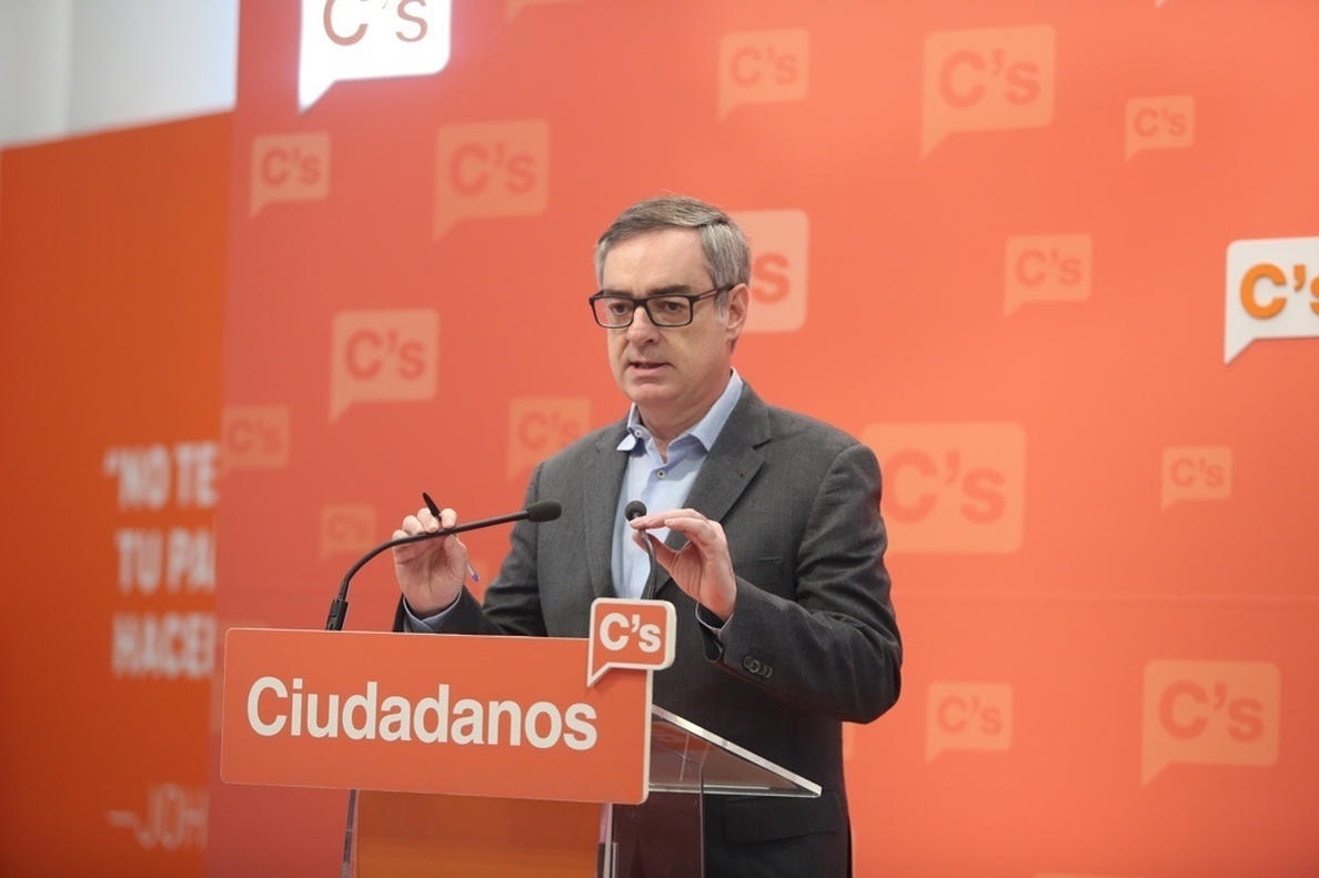 Villegas dice que la única forma de debilitar el independentismo catalán es «ganando en las urnas»