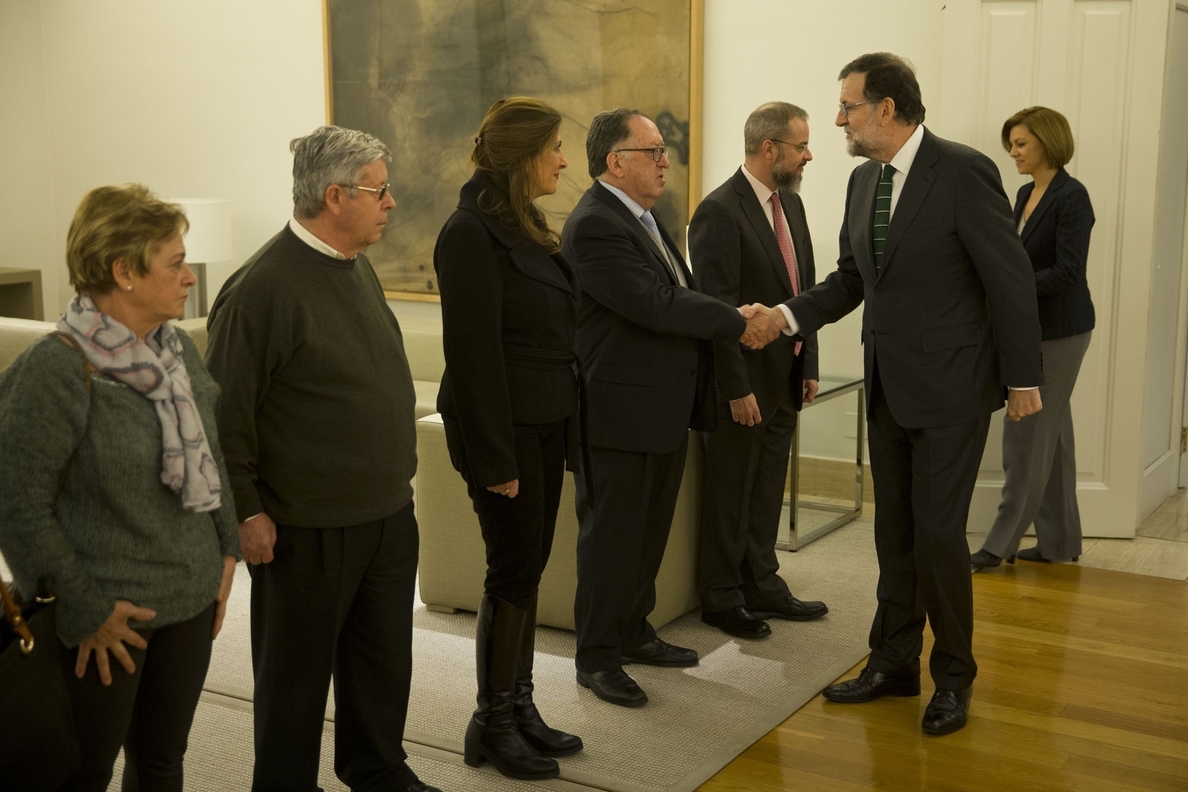 Rajoy se compromete a dar «satisfacción moral y jurídica» a las familias de las víctimas