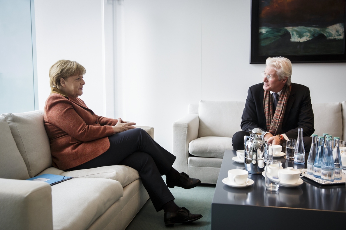 Merkel recibe a Richard Gere en la Cancillería para abordar de la situación en el Tíbet
