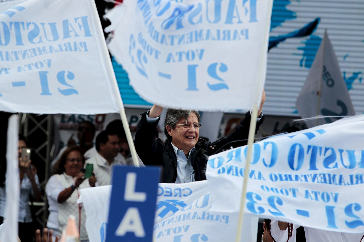 Los candidatos gastan suela y garganta la víspera del cierre de la campaña en Ecuador