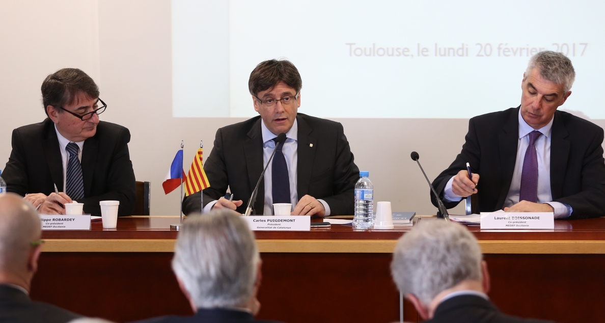 Puigdemont asegura en Francia que un Estado catalán «cumplirá las reglas de la UE»