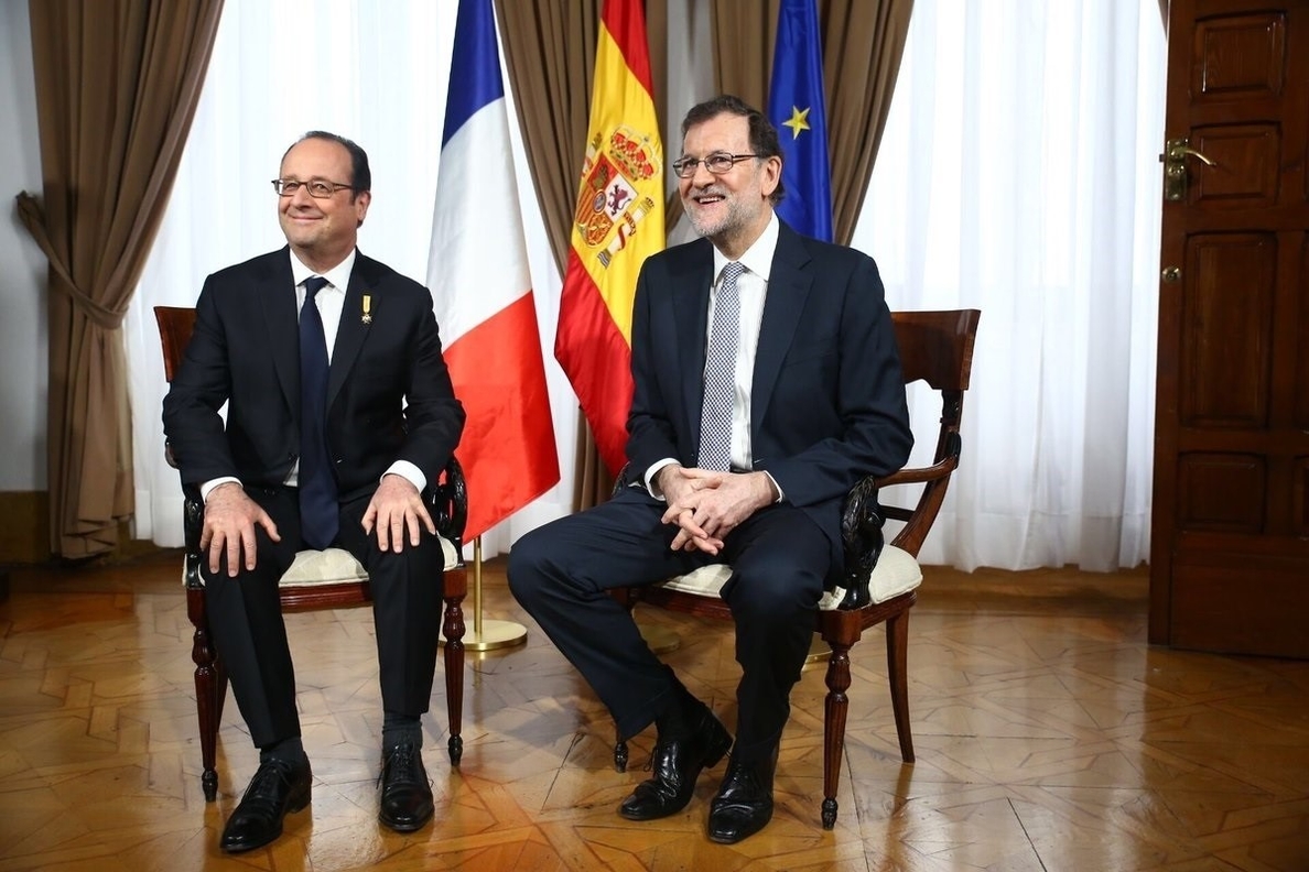 Rajoy dice que su «prioridad» son los problemas «reales» y elude confirmar si hay contactos discretos con la Generalitat