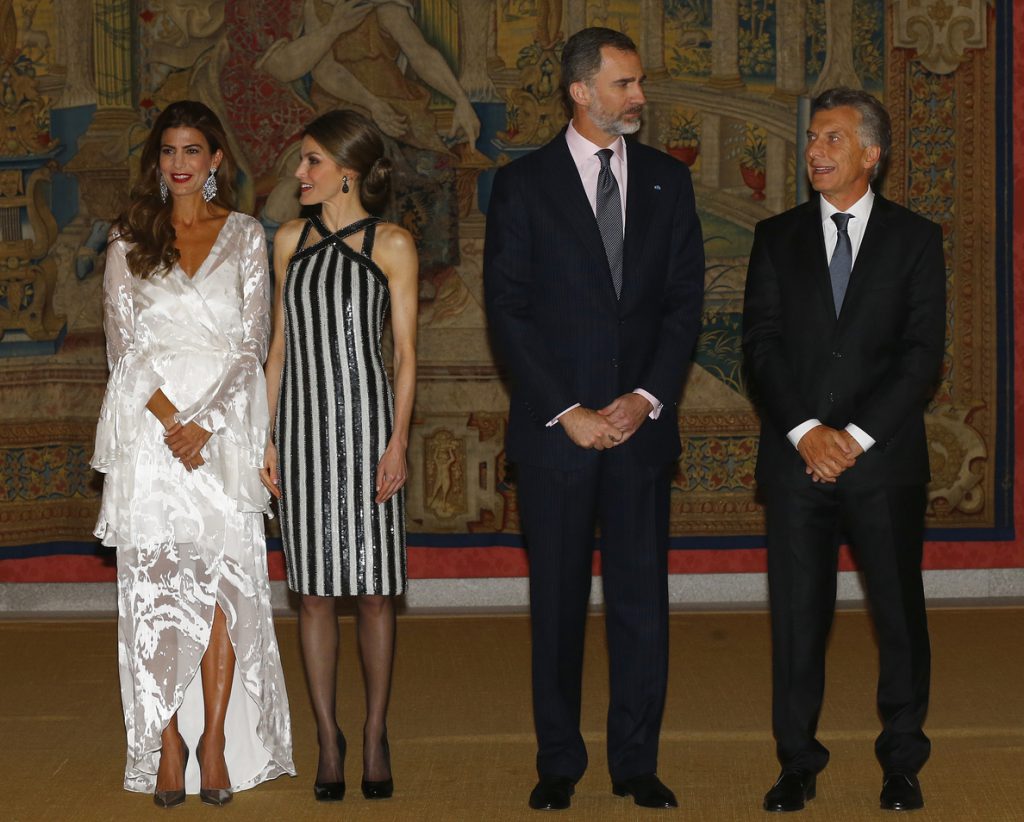 Unos 350 invitados asisten a la recepción ofrecida por Macri a los Reyes