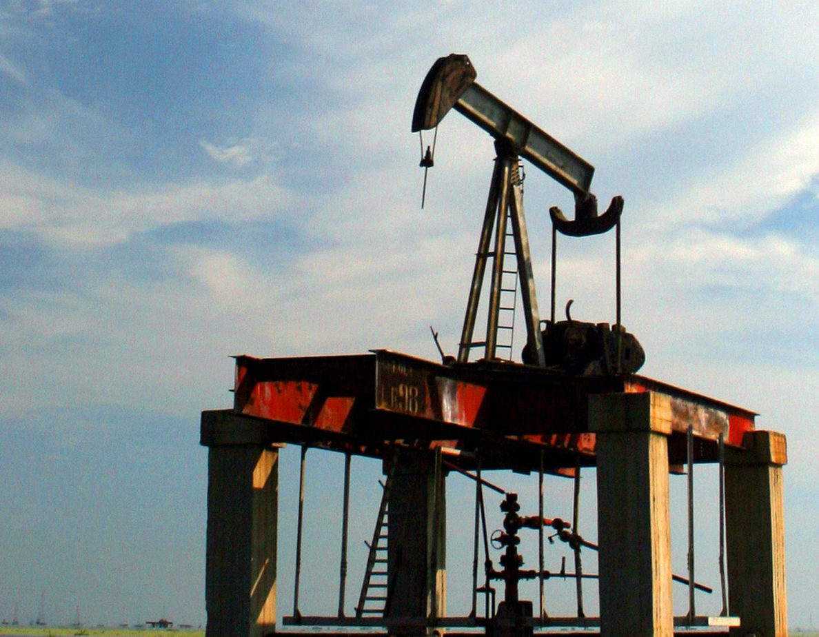 El petróleo de Texas abre con un alza del 0,5 % hasta los 54,28 dólares