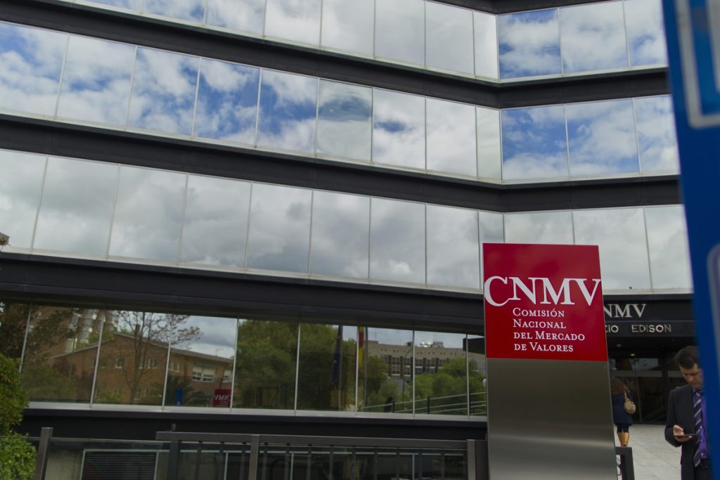 La CNMV advierte de dos ‘chiringuitos financieros’ en Irlanda y Reino Unido