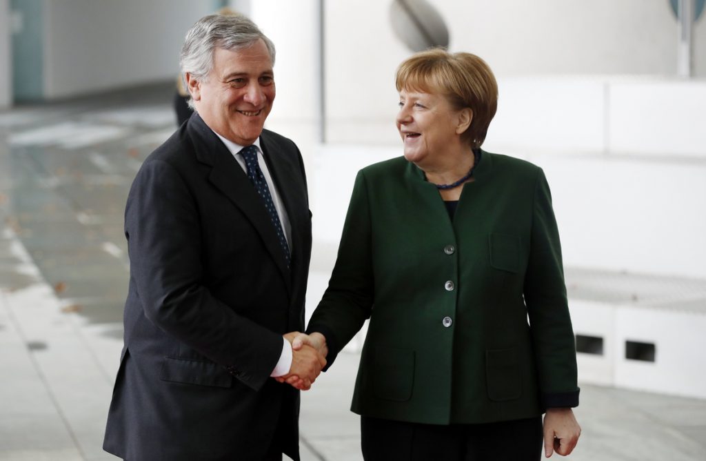 Tajani y Merkel piden un «brexit» bueno para la UE y que respete los lazos con Londres